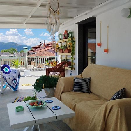 Suzy'S Nest Room Аспровалта Екстериор снимка